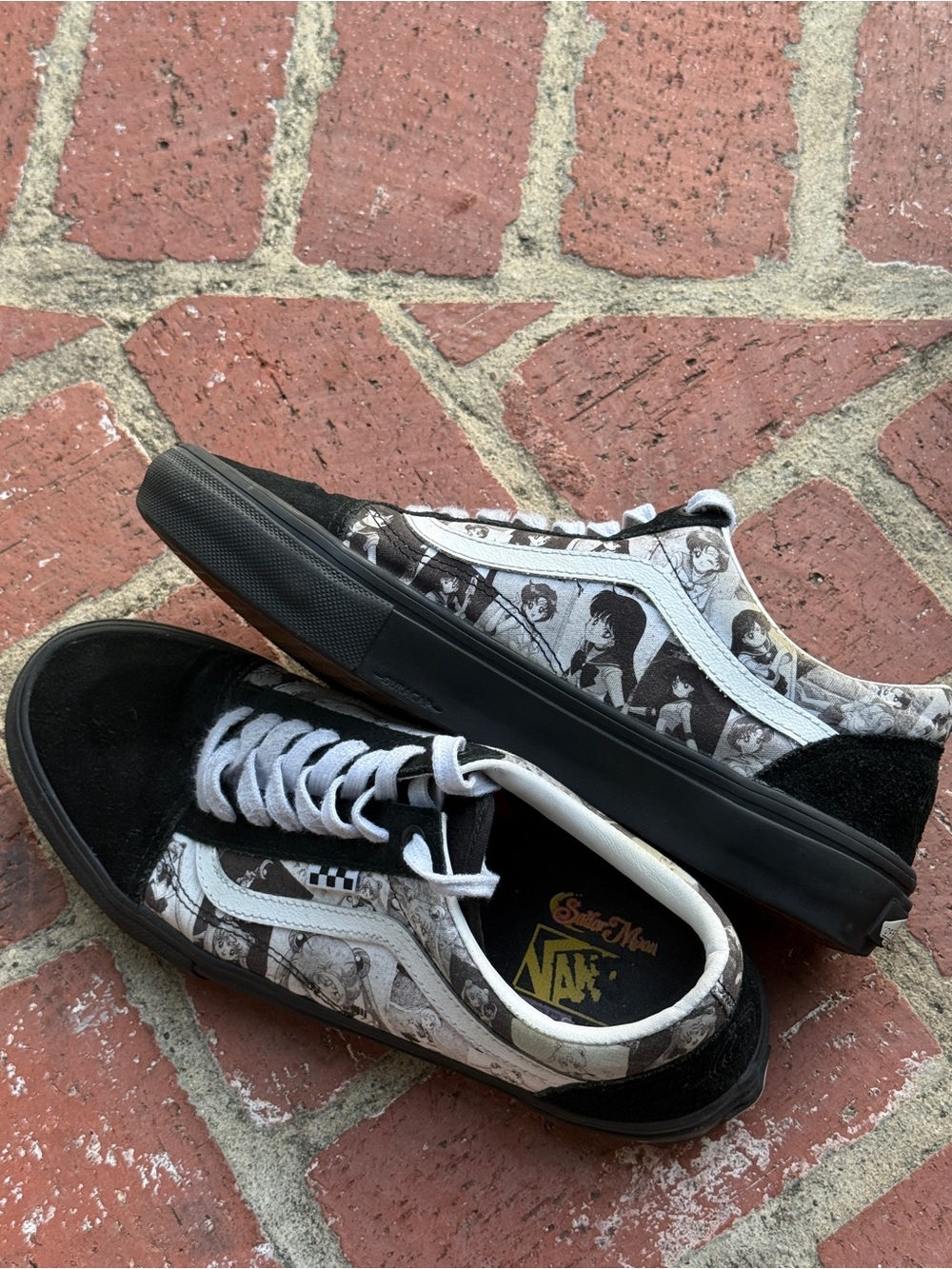 Vans x Sailor Moon Black Low-Top Sneakers Mens size 10.5 - Picture 6 of 12